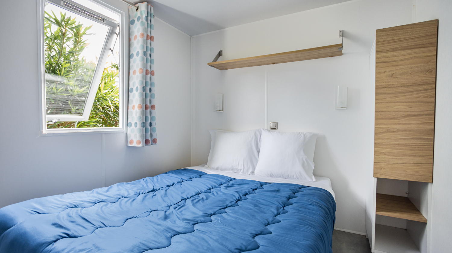 mobil-home-atalaye-premium-chambre-parentale-biarritz-camping