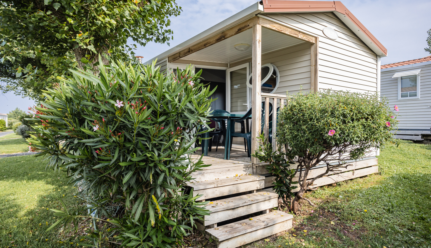 mobil-home-pelota-exterieur-biarritz-camping