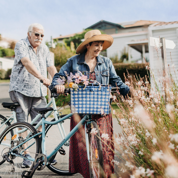 photo-balade-velo-couple-biarritz-camping